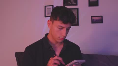 Snapshot of guy_twinks chatting on January 14, 2026, 5:24 am Gabriel online show from January 14, 2026, 5:24 am