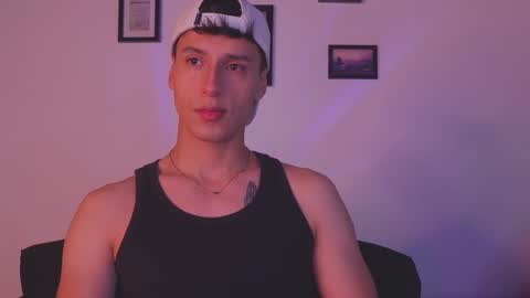 Snapshot of guy_twinks chatting on January 15, 2026, 6:18 am Gabriel online show from January 15, 2026, 6:18 am