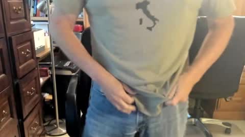 Guy online show from April 19, 2026, 12:59 pm