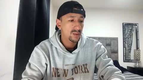 Snapshot of guykarim chatting on May 14, 2026, 11:17 am karim online show from May 14, 2026, 11:17 am