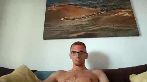 guynextdoor413389 online show from April 3, 2026, 6:50 pm