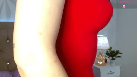 Snapshot of gwen_drew chatting on April 17, 2026, 7:50 pm Gwen Drew online show from April 17, 2026, 7:50 pm