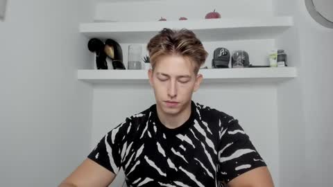 Oliver online show from December 1, 2024, 4:29 pm