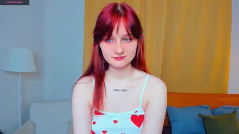 Kelly  Lilly online show from October 26, 2025, 7:42 pm