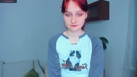 Kelly  Lilly online show from November 15, 2025, 6:48 pm