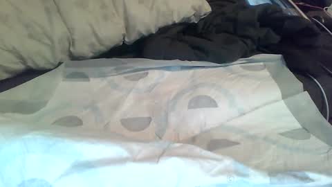 Snapshot of h0n3yb333 chatting on October 1, 2025, 12:16 am h0n3yb333 online show from October 1, 2025, 12:16 am