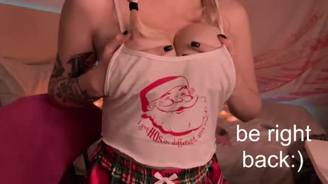 Lana online show from February 26, 2025, 8:11 pm