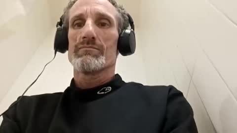 Snapshot of h333th3nz chatting on February 28, 2026, 2:07 pm h333th3nz online show from February 28, 2026, 2:07 pm