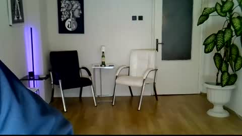 Snapshot of h_blackwood chatting on July 13, 2026, 7:05 pm H. Blackwood online show from July 13, 2026, 7:05 pm