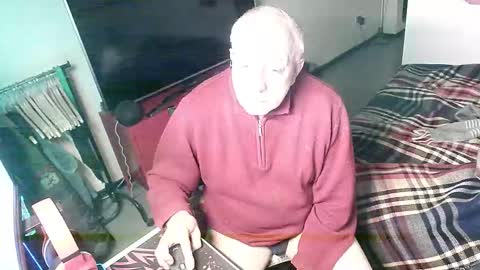 hacknoob62 online show from November 24, 2025, 6:40 pm