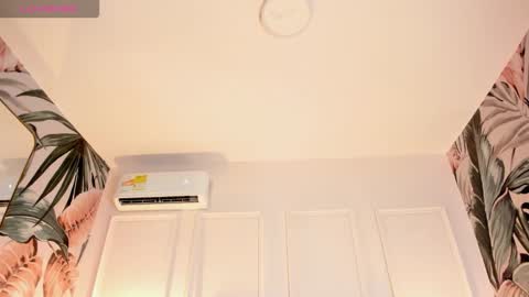 hada_magica online show from February 15, 2026, 6:48 pm