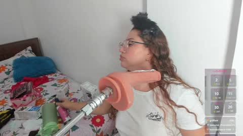 Snapshot of hade_cute2 chatting on December 18, 2024, 10:35 pm hade_cute2 online show from December 18, 2024, 10:35 pm