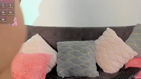 Hailee online show from December 12, 2024, 6:21 pm