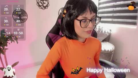 Hailee online show from October 31, 2025, 3:46 pm