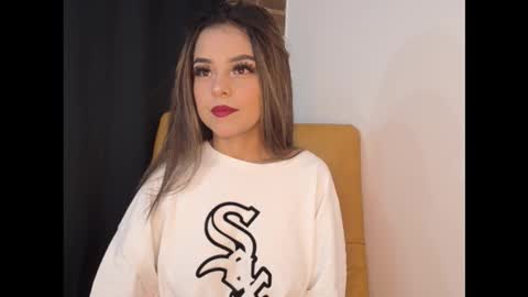 Snapshot of hailey_bri chatting on November 7, 2025, 3:56 pm hailey_bri online show from November 7, 2025, 3:56 pm