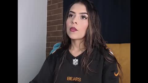 hailey_bri online show from November 11, 2025, 10:32 pm