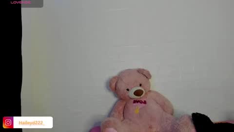 Snapshot of haileyduke chatting on April 28, 2026, 1:04 am Hailey online show from April 28, 2026, 1:04 am