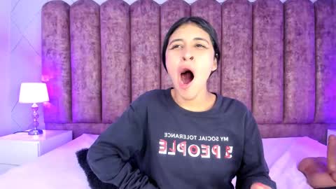 Haileymiler online show from February 14, 2025, 10:07 am