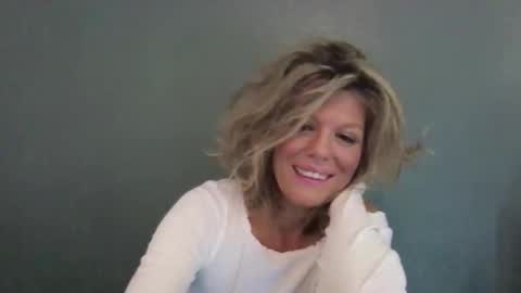 Snapshot of haileys123 chatting on April 7, 2026, 5:57 pm Hailey online show from April 7, 2026, 5:57 pm