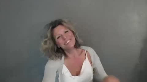 Snapshot of haileys123 chatting on April 12, 2026, 4:34 pm Hailey online show from April 12, 2026, 4:34 pm
