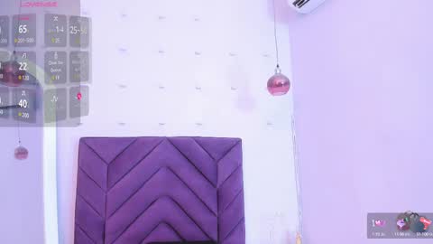 haileystonei online show from February 18, 2025, 11:55 am