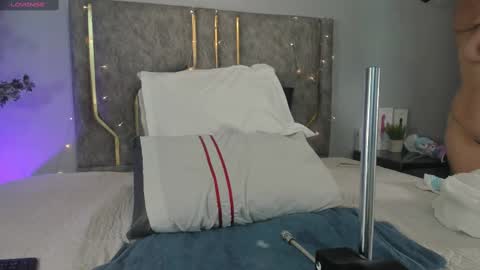 haileystonei online show from September 11, 2025, 11:32 am