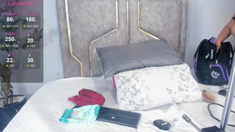 haileystonei online show from October 2, 2025, 11:28 am