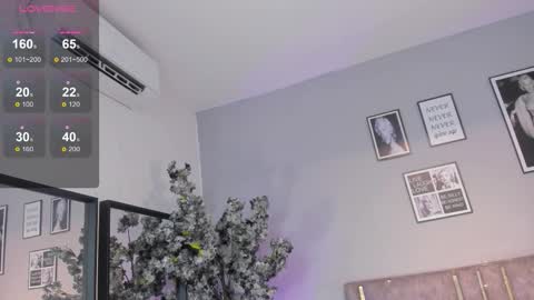 haileystonei online show from November 22, 2025, 11:31 am