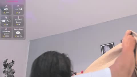 haileystonei online show from November 25, 2025, 11:21 am