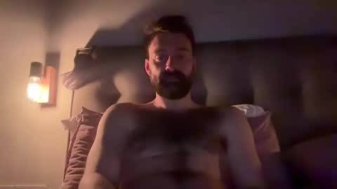 hairy_andhung online show from April 16, 2026, 10:45 pm