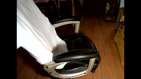 hairybear813 online show from November 28, 2025, 2:20 pm