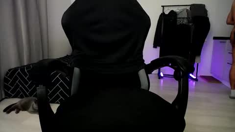 Adam online show from November 2, 2025, 8:33 pm