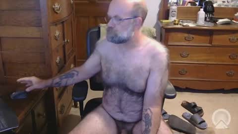 HairyDaddyBear69 online show from September 27, 2025, 12:54 pm