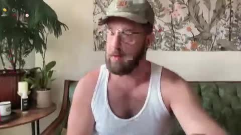 Snapshot of hairyfitguy444 chatting on November 4, 2025, 4:28 pm Harry Fit Big Bro Dad Sir online show from November 4, 2025, 4:28 pm