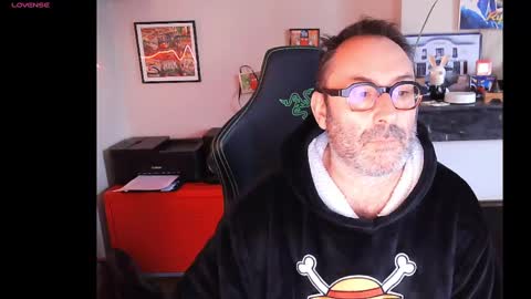 Snapshot of hairyfred73 chatting on December 26, 2024, 8:18 am hairyfred73 online show from December 26, 2024, 8:18 am