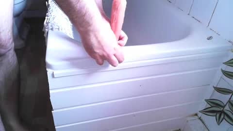 hairyirishbearcub online show from April 10, 2026, 4:12 pm