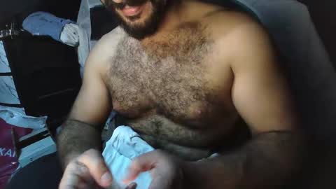 hairymann96 online show from November 6, 2025, 7:04 pm