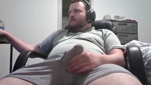Snapshot of hairymikey chatting on April 18, 2026, 5:55 am hairymikey online show from April 18, 2026, 5:55 am