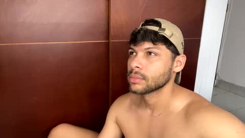 Independent       model  online show from February 2, 2025, 9:13 pm