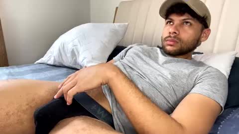 Independent       model  online show from February 21, 2025, 6:26 pm