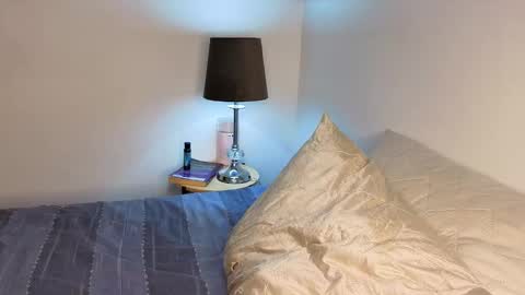 Independent       model  online show from October 25, 2025, 1:02 am