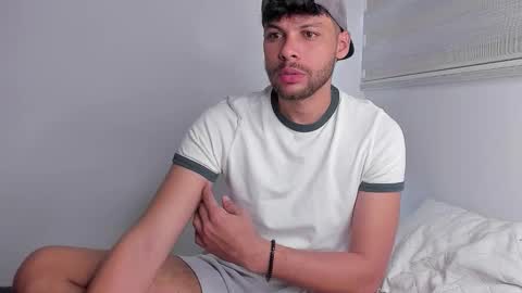 Snapshot of haku_kanjii chatting on February 13, 2026, 9:44 pm Independent model online show from February 13, 2026, 9:44 pm