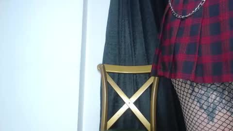 Snapshot of halley_raven chatting on October 7, 2025, 7:55 pm Halley Raven online show from October 7, 2025, 7:55 pm