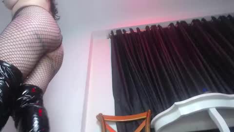 Snapshot of halley_raven chatting on October 16, 2025, 8:32 pm Halley Raven online show from October 16, 2025, 8:32 pm