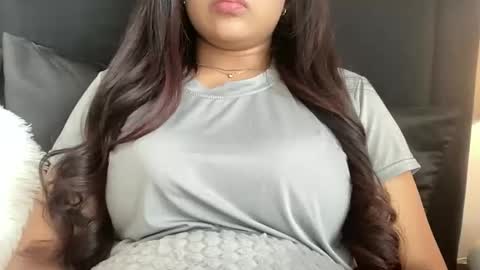 halleyb2026 online show from February 14, 2026, 5:21 pm