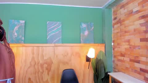 Halley Lorens online show from April 2, 2026, 12:03 pm