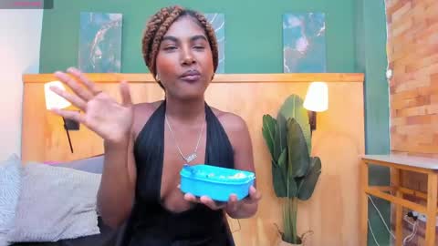 Snapshot of halleylorens chatting on April 18, 2026, 7:07 pm Halley Lorens online show from April 18, 2026, 7:07 pm