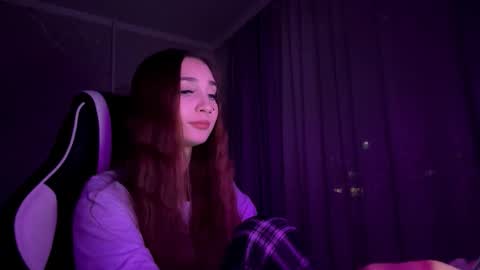 Snapshot of halliemcanaw chatting on November 1, 2025, 1:46 pm Holly online show from November 1, 2025, 1:46 pm