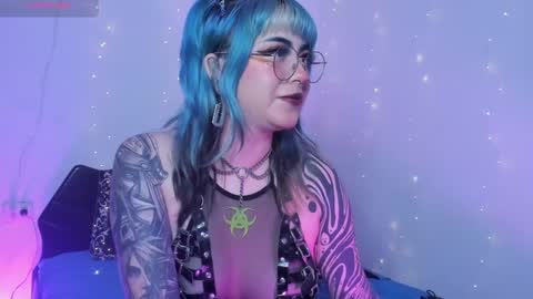 Snapshot of hallucigenia_sparza chatting on December 3, 2024, 12:49 pm Hallu online show from December 3, 2024, 12:49 pm