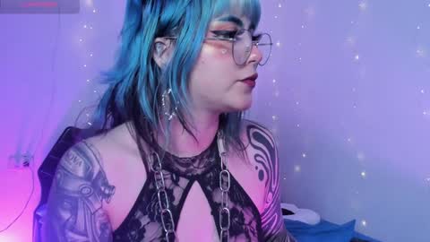 Snapshot of hallucigenia_sparza chatting on December 10, 2024, 5:22 pm Hallu online show from December 10, 2024, 5:22 pm